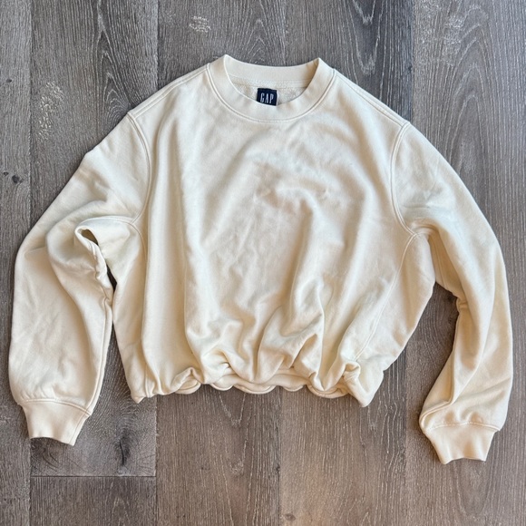 GAP Tops - GAP NWT Cream Cropped Crewneck Sweatshirt 0427